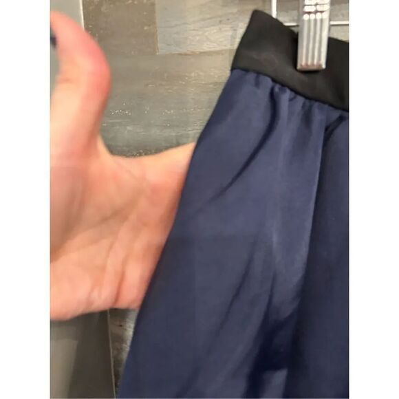 Express NWT 6 blue/black color-block full skater mini skirt w/side pockets - Picture 4 of 5